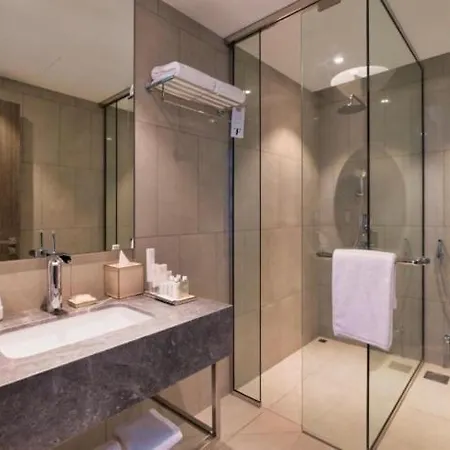 Hanza Tower Gold 26 Sauna & Pool & 公寓