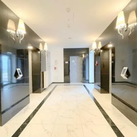 Hanza Tower Gold 26 Sauna & Pool & 公寓